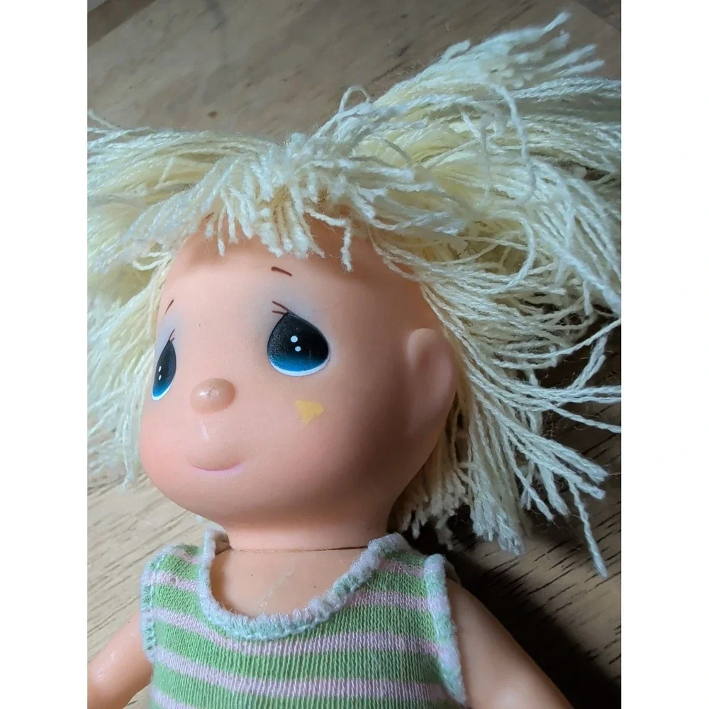 VINTAGE 1989 PRECIOUS MOMENTS ENESCO DOLL Used  Good Shape Free Shipping